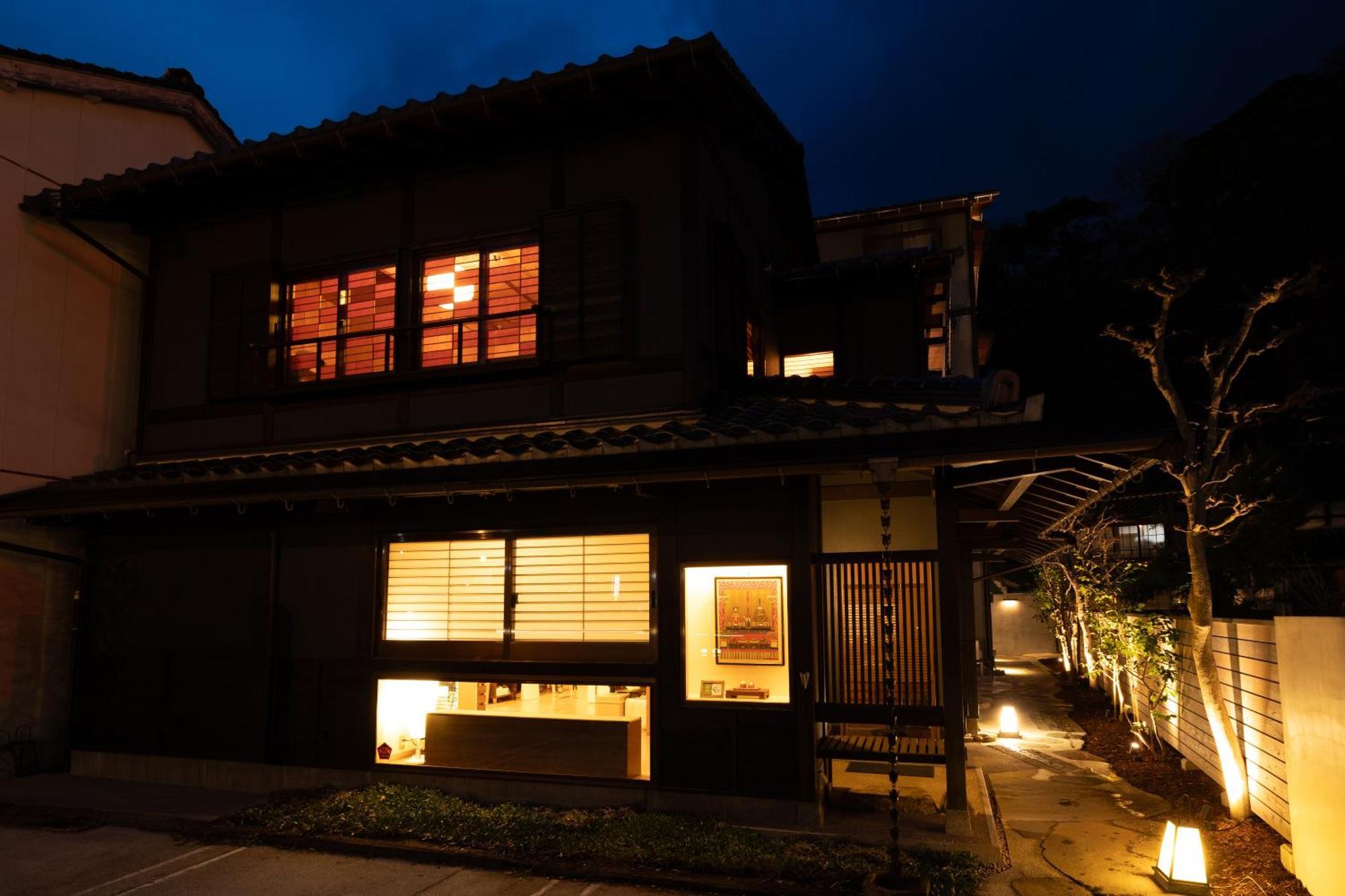 城崎温泉 Hostel Waraku Тоёока Экстерьер фото